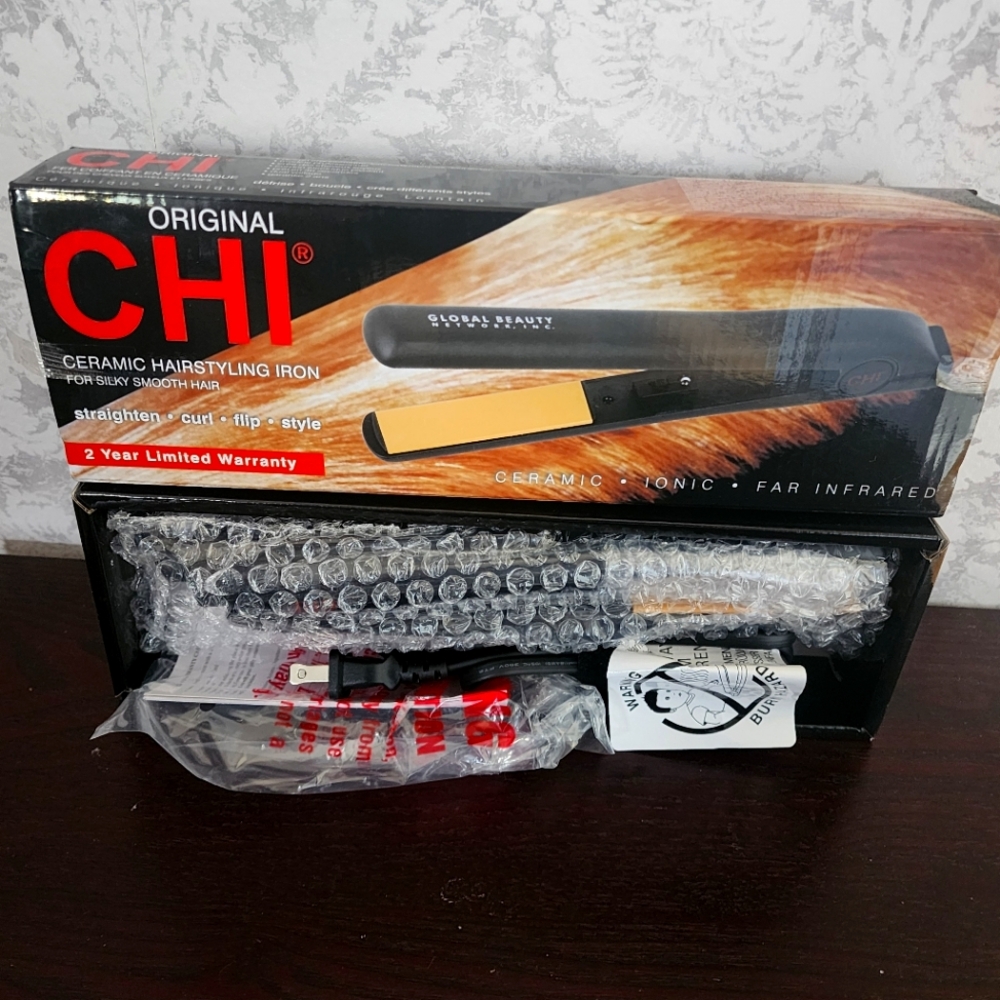 CHI Ceramic Hairstyling Iron - Black and Gold